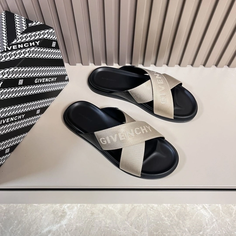 UrbanStyle Gxvxnchy Slippers 153776