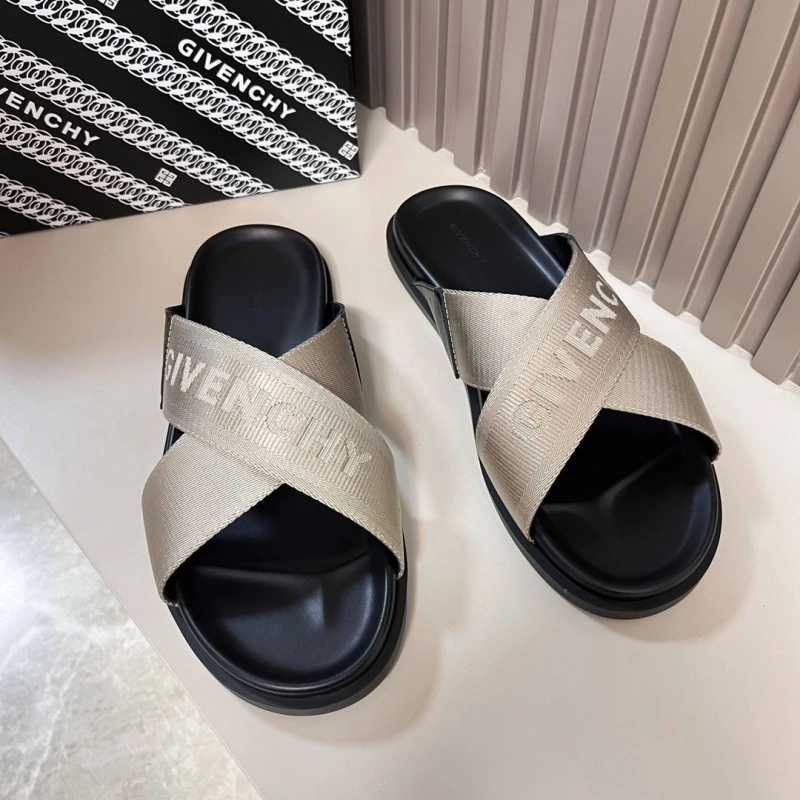 UrbanStyle Gxvxnchy Slippers 153776