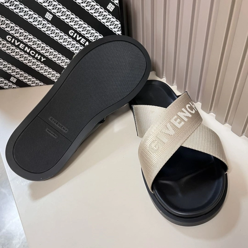 UrbanStyle Gxvxnchy Slippers 153776