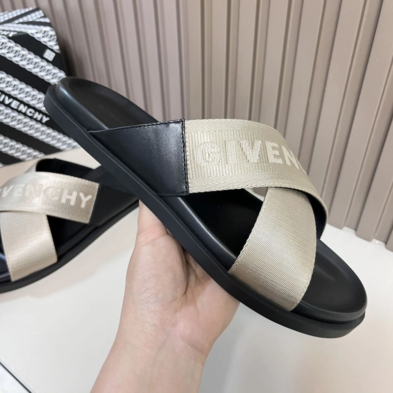 UrbanStyle Gxvxnchy Slippers 153776