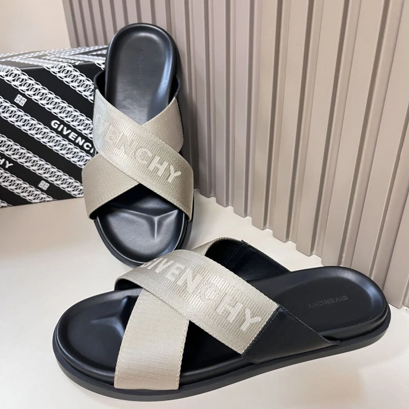 UrbanStyle Gxvxnchy Slippers 153776