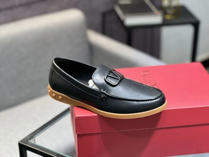 EyeCatching Vxlxntino Leather Shoes 231388