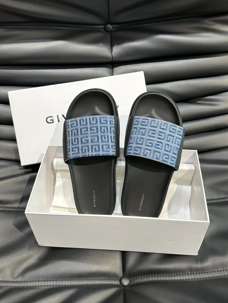 Versatile Gxvxnchy Slippers 153768