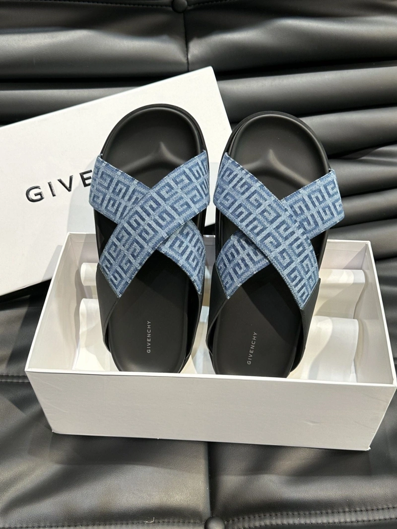 StreetReady Gxvxnchy Slippers 153786