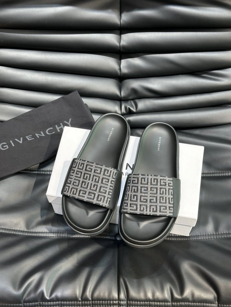 DailyWear Gxvxnchy Slippers 153765