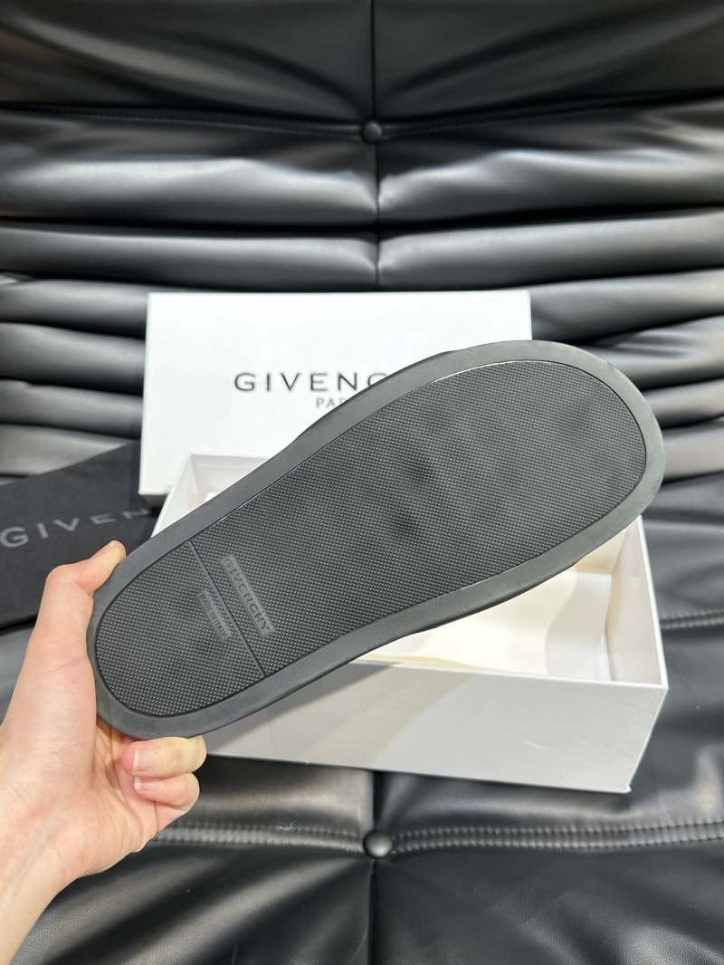 DailyWear Gxvxnchy Slippers 153765