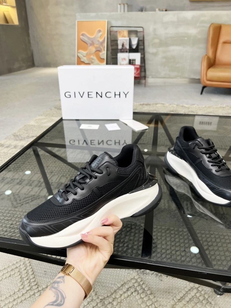 Bold Gxvxnchy Sneakers 153721