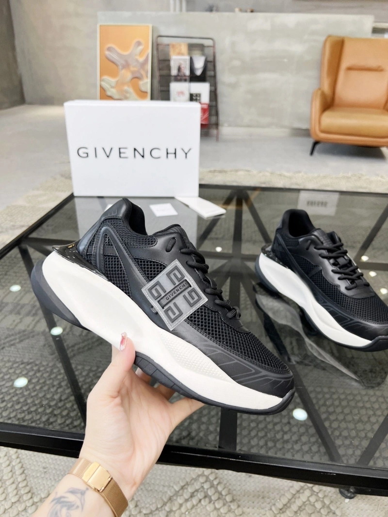 Bold Gxvxnchy Sneakers 153721