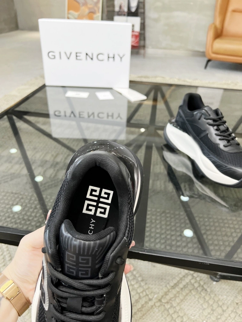 Bold Gxvxnchy Sneakers 153721