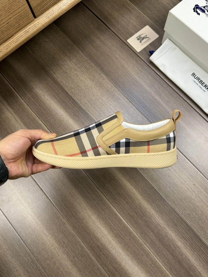 Versatile Bxrbxrry Sneakers 115271