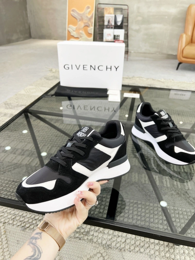 Gxvxnchy Sneakers HighQuality 153717