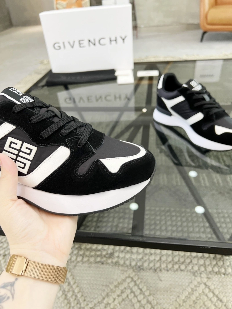 Gxvxnchy Sneakers HighQuality 153717