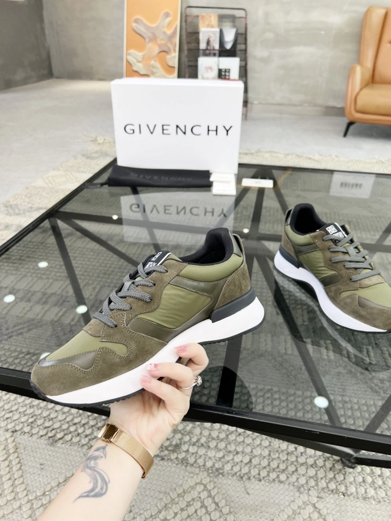 Gxvxnchy Sneakers Sophisticated 153714