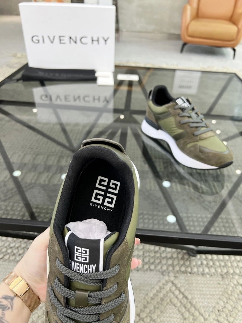 Gxvxnchy Sneakers Sophisticated 153714