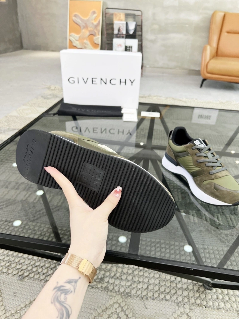 Gxvxnchy Sneakers Sophisticated 153714
