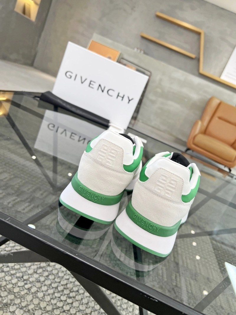 Minimalist Gxvxnchy Sneakers 153713