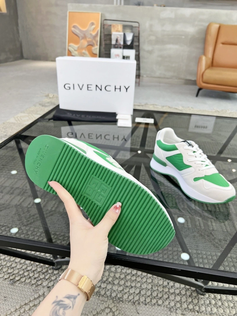 Minimalist Gxvxnchy Sneakers 153713