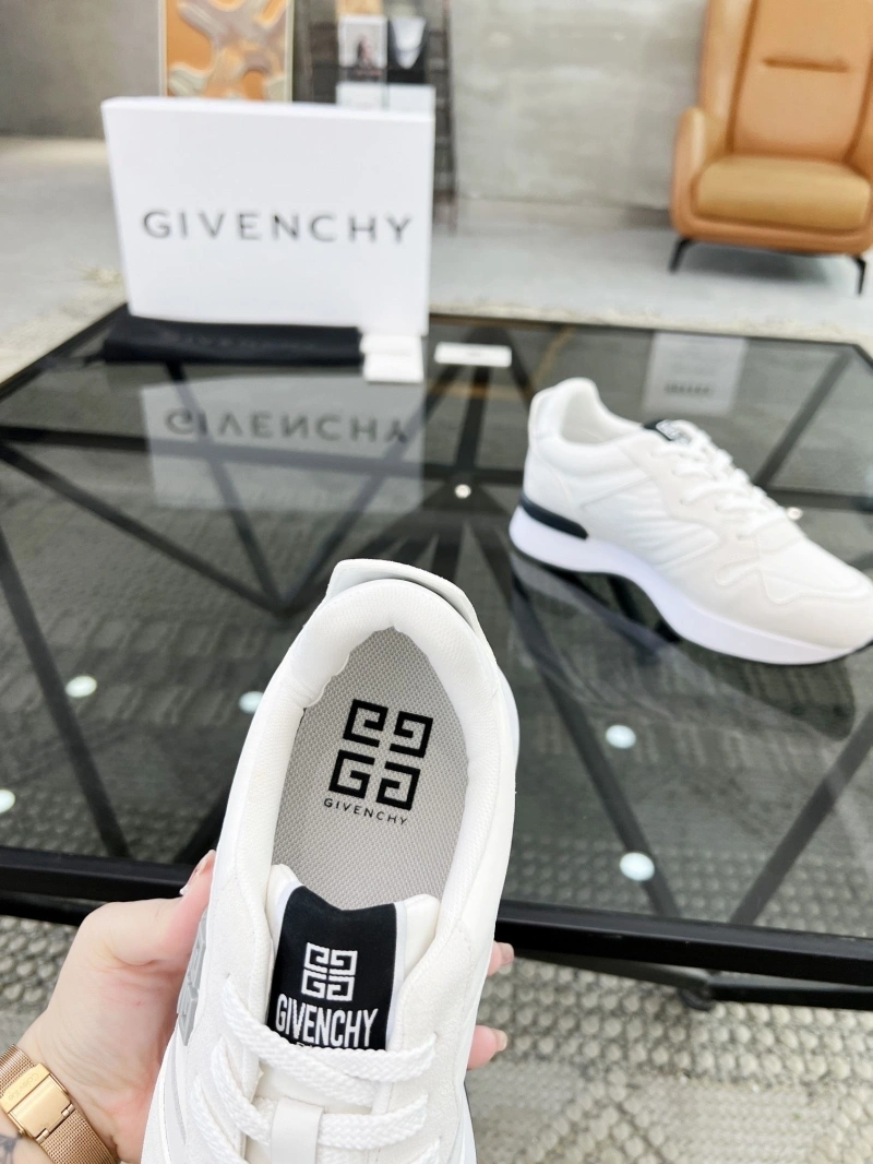GoAnywhere Gxvxnchy Sneakers 153715