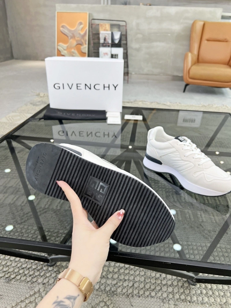 GoAnywhere Gxvxnchy Sneakers 153715