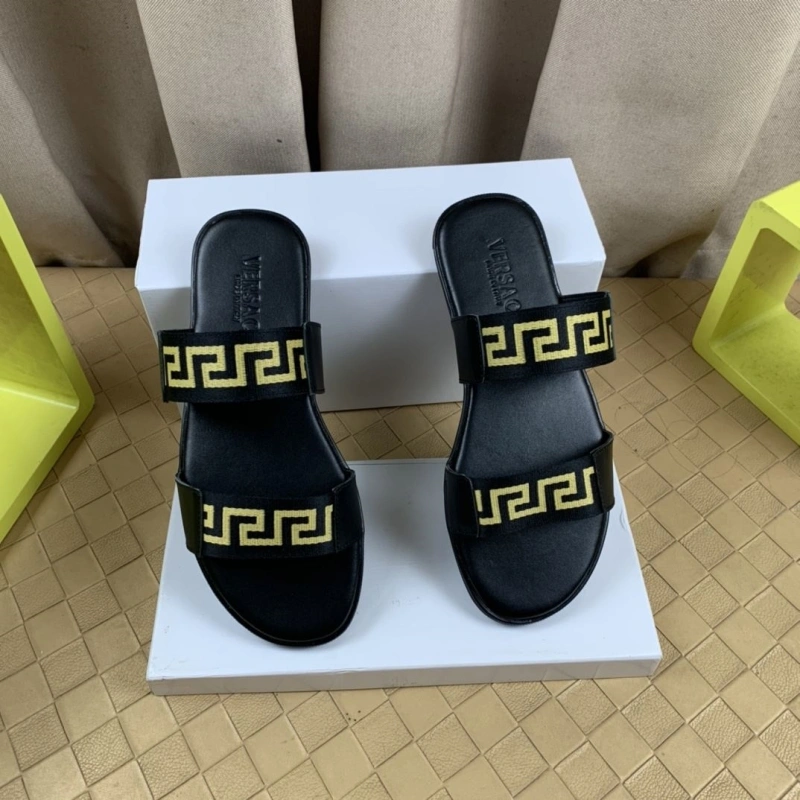 Gxvxnchy Slippers AllSeason 153759