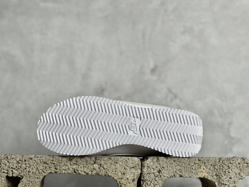 Sleek Nxkx Sneakers 199110