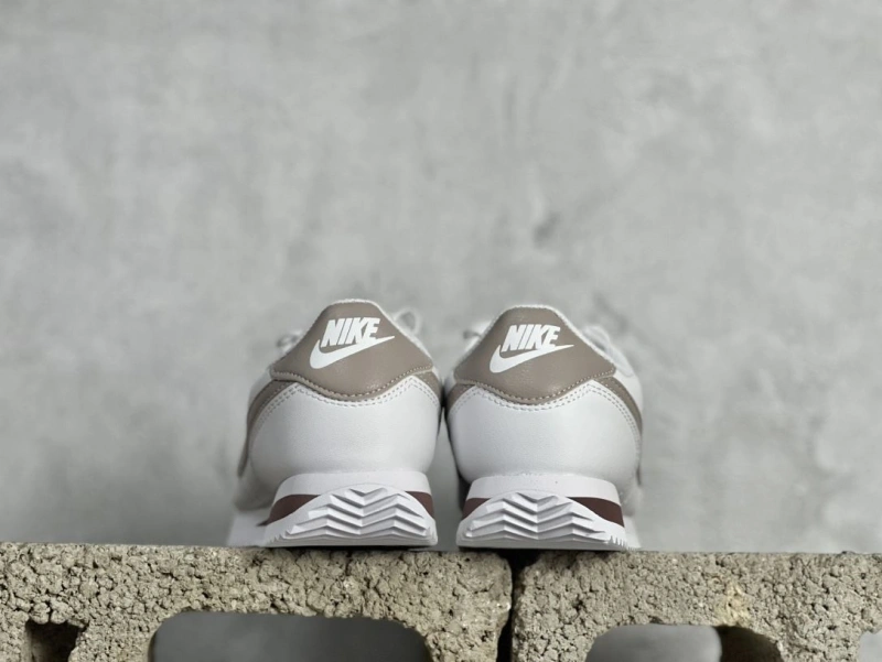 Sleek Nxkx Sneakers 199110
