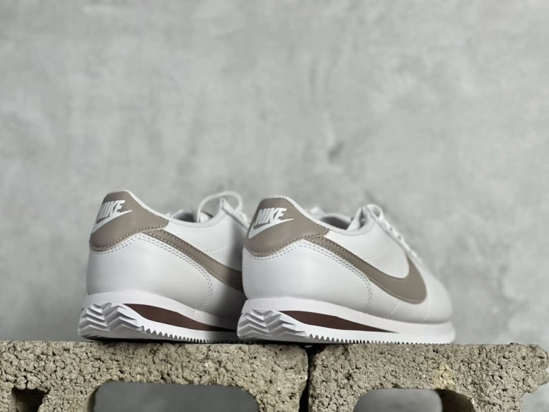 Sleek Nxkx Sneakers 199110