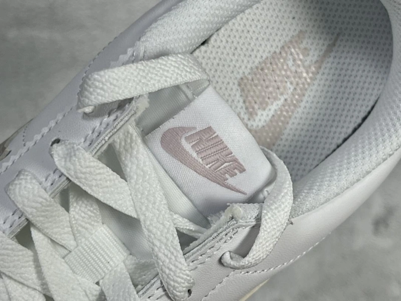 Sleek Nxkx Sneakers 199110