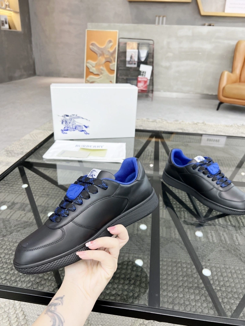 Stylish Bxrbxrry Sneakers 115274