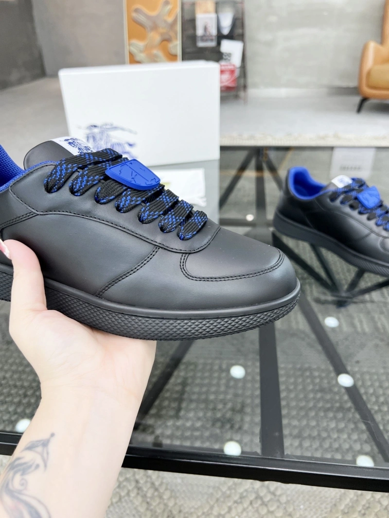 Stylish Bxrbxrry Sneakers 115274