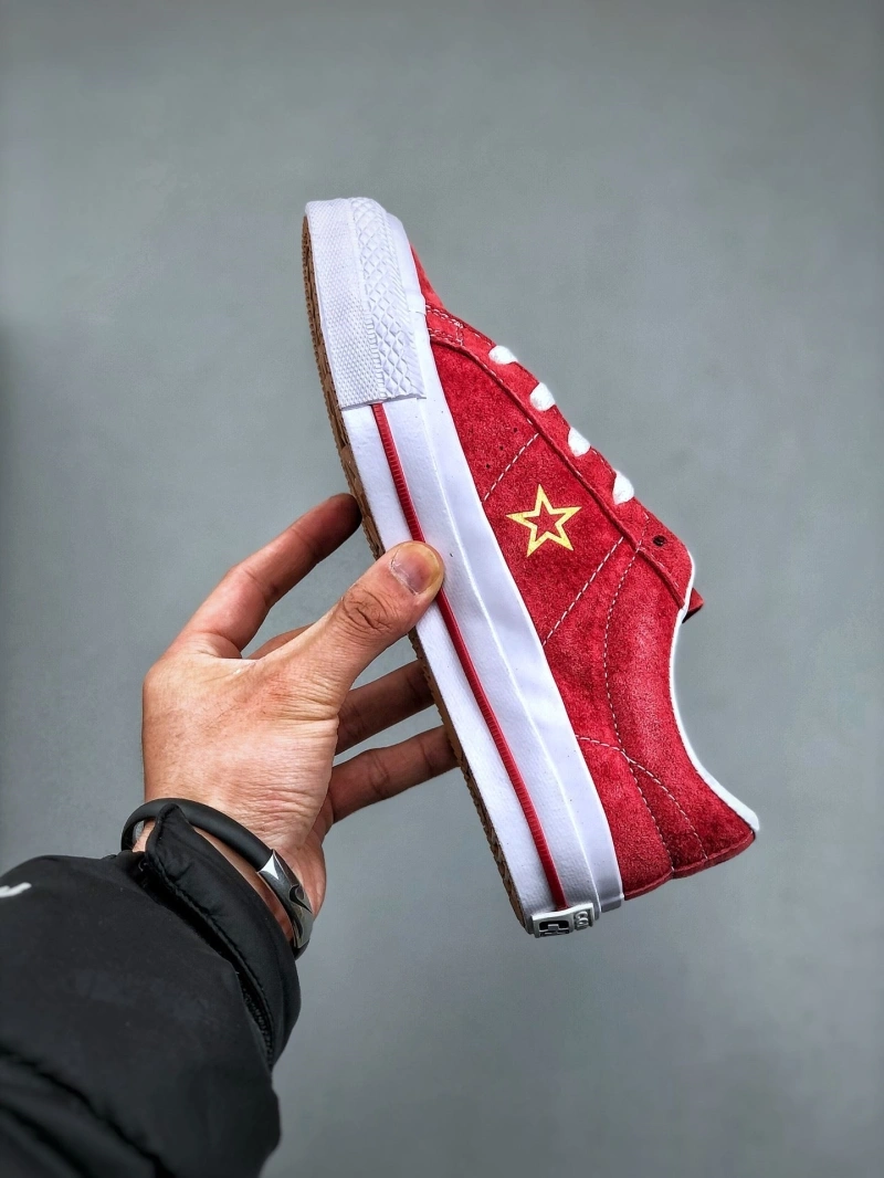 Trendsetting Gxvxnchy Sneakers 154331