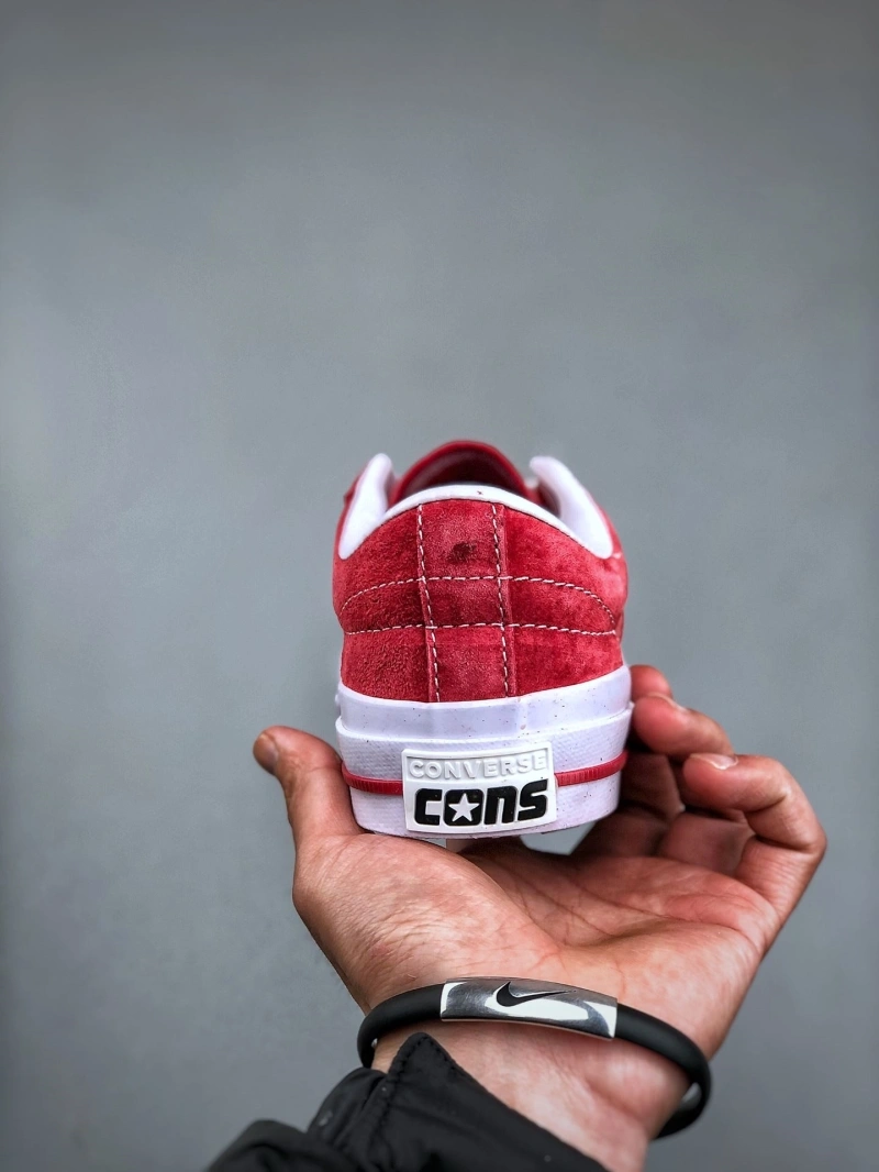 Trendsetting Gxvxnchy Sneakers 154331