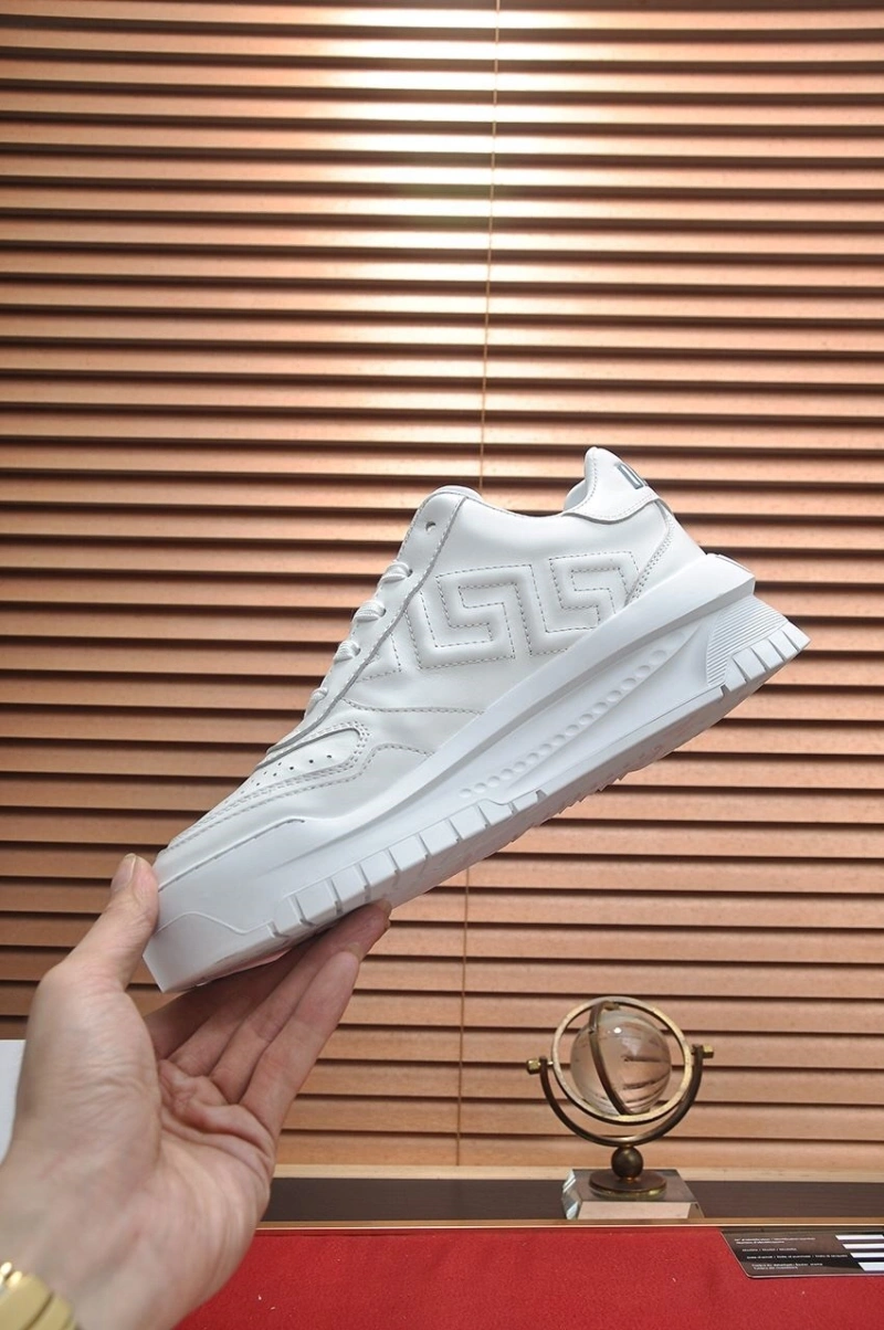 Modern Gxvxnchy Sneakers 154316
