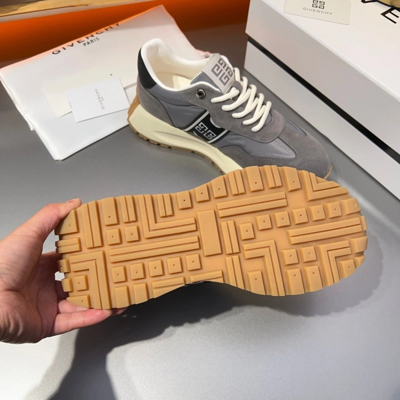 Gxvxnchy Sneakers Practical 154298