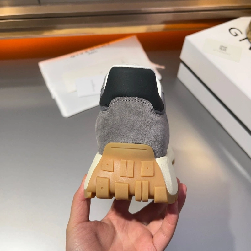 Gxvxnchy Sneakers Practical 154298
