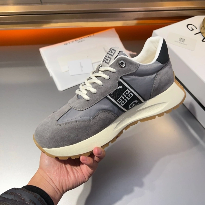 Gxvxnchy Sneakers Practical 154298