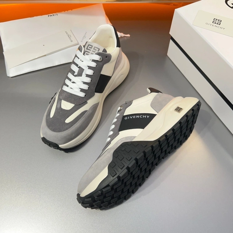Trendsetting Gxvxnchy Sneakers 154294