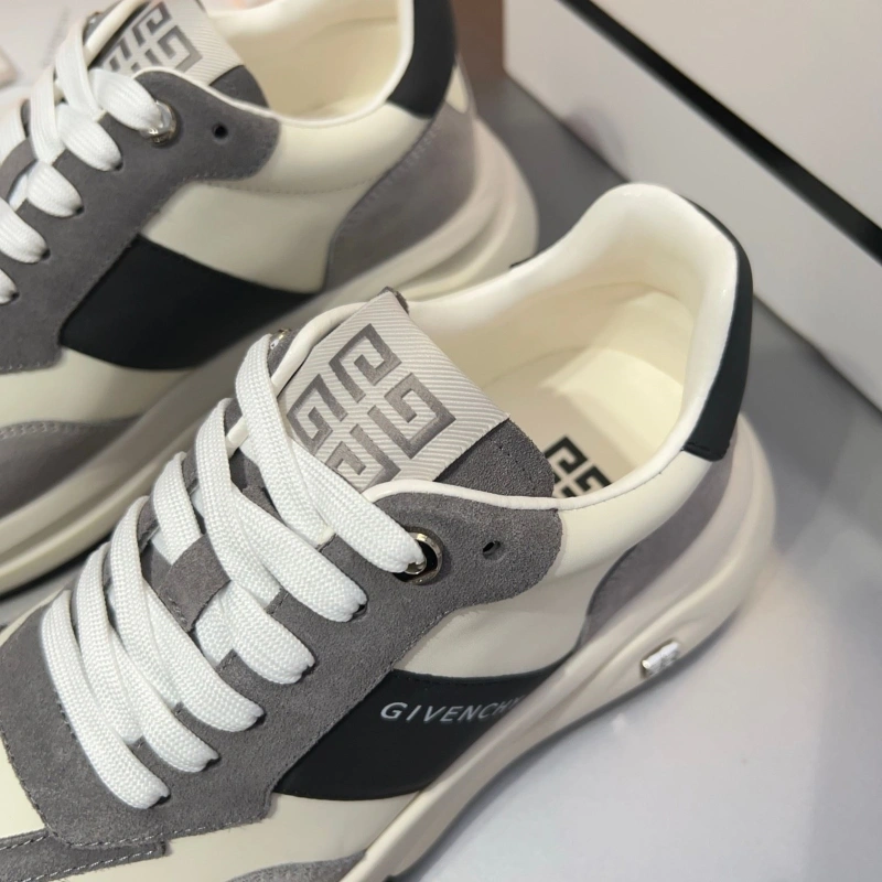 Trendsetting Gxvxnchy Sneakers 154294