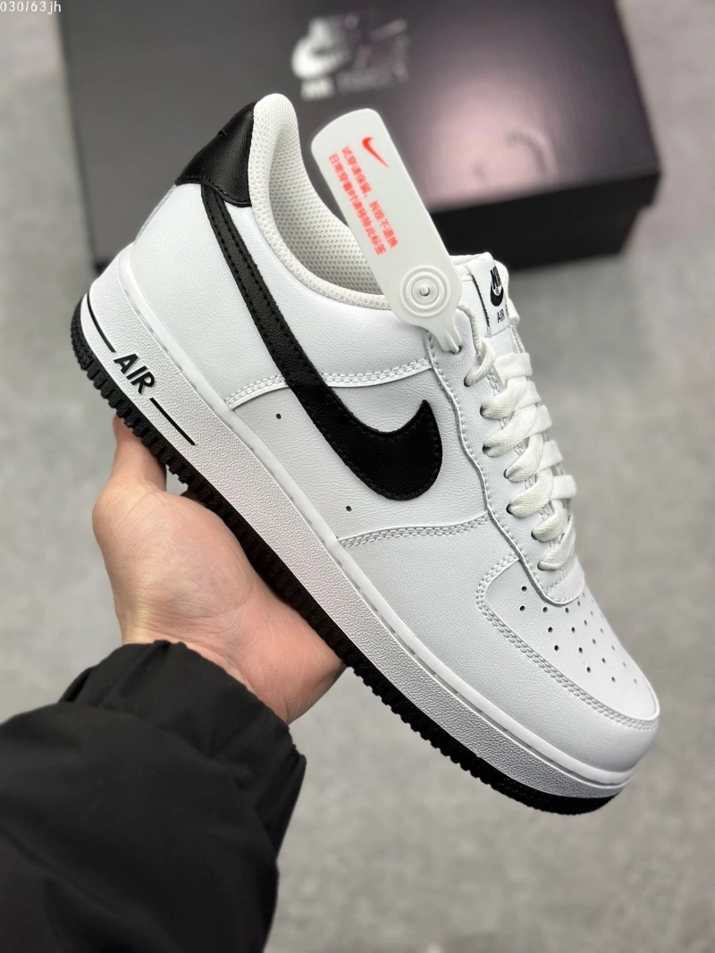 Classic Nxkx Sneakers 200097