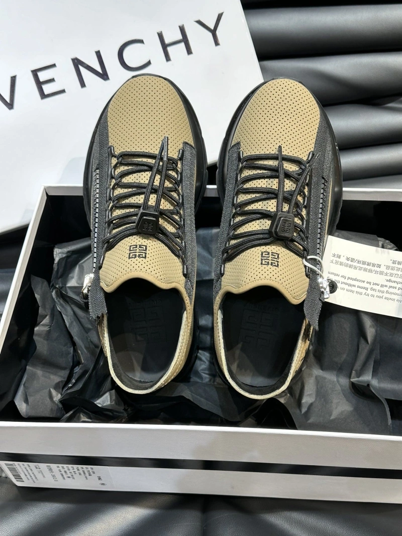 Gxvxnchy Sneakers GoAnywhere 154284