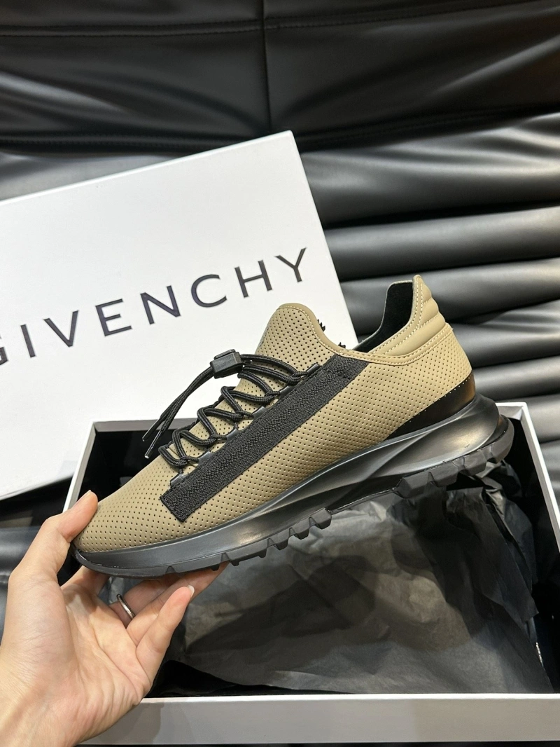 Gxvxnchy Sneakers GoAnywhere 154284