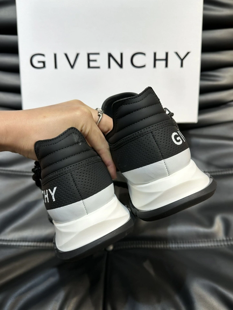 Gxvxnchy Sneakers Affordable 154275