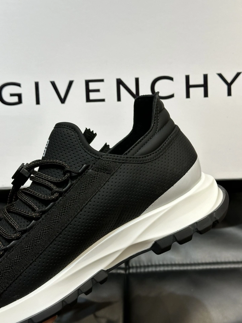 Gxvxnchy Sneakers Affordable 154275
