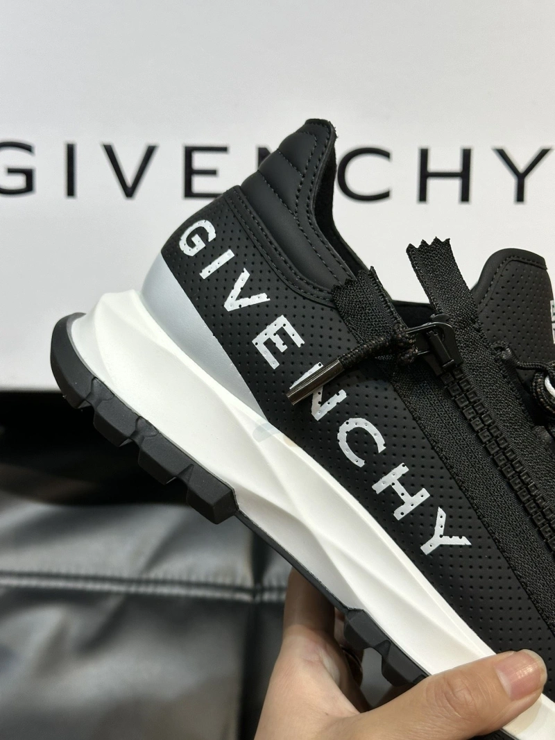 Gxvxnchy Sneakers Affordable 154275