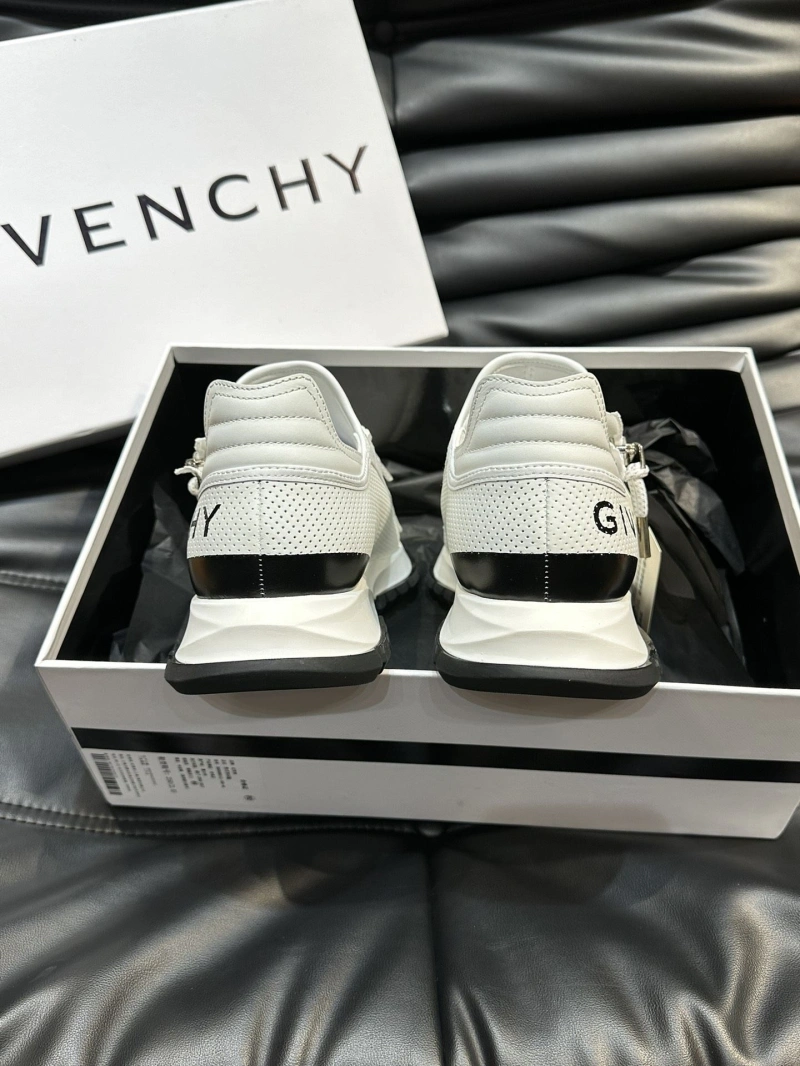 Affordable Gxvxnchy Sneakers 154280