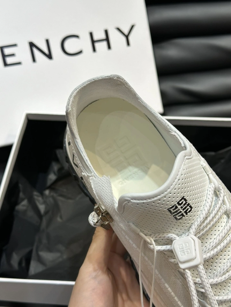 Affordable Gxvxnchy Sneakers 154280