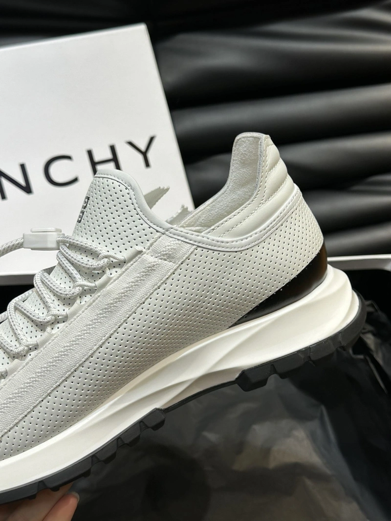 Affordable Gxvxnchy Sneakers 154280