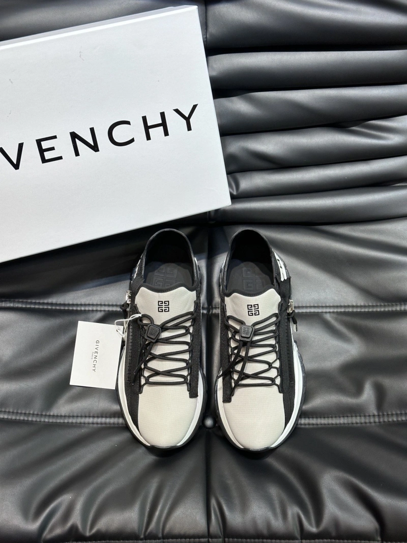 Trendsetting Gxvxnchy Sneakers 154281
