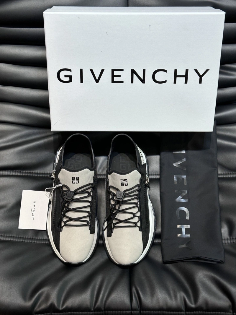 Trendsetting Gxvxnchy Sneakers 154281