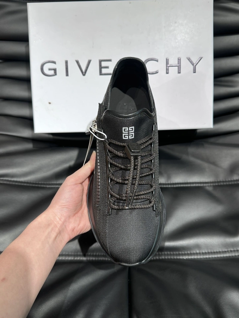 Gxvxnchy Sneakers ModernLook 154274